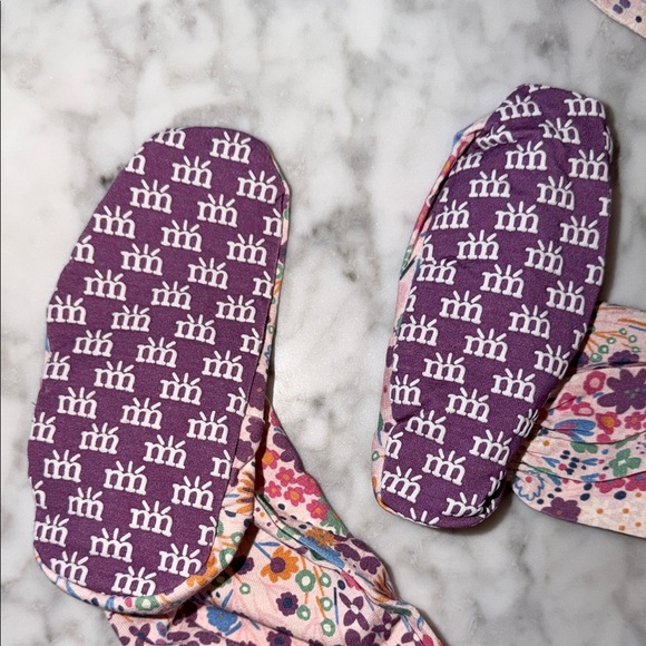 NWT MAGNETIC ME FLORAL RIGHT FIT FOOTIE 18/24M - Picture 4 of 7